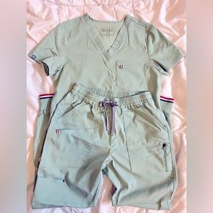 Medical Sage Green Sal Top and Catalina Joggers XS